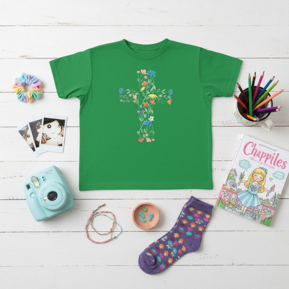 Camiseta infantil con cruz floral | Camiseta cristiana inspirada en la fe para niñas