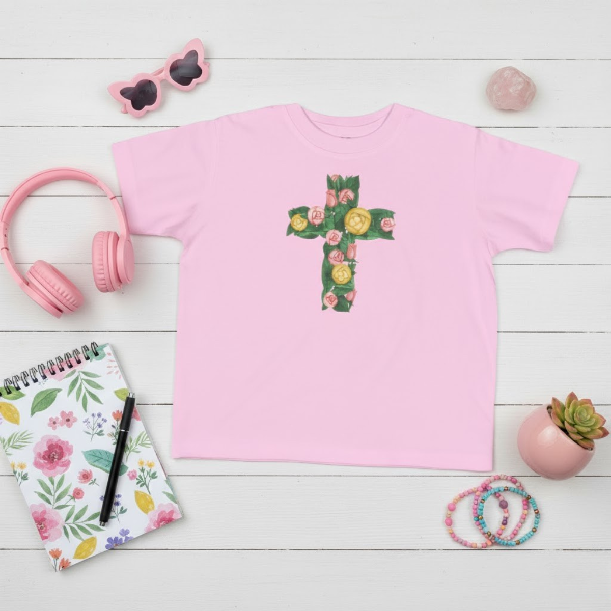 Camiseta infantil con cruz floral | Camiseta cristiana inspirada en la fe para niñas