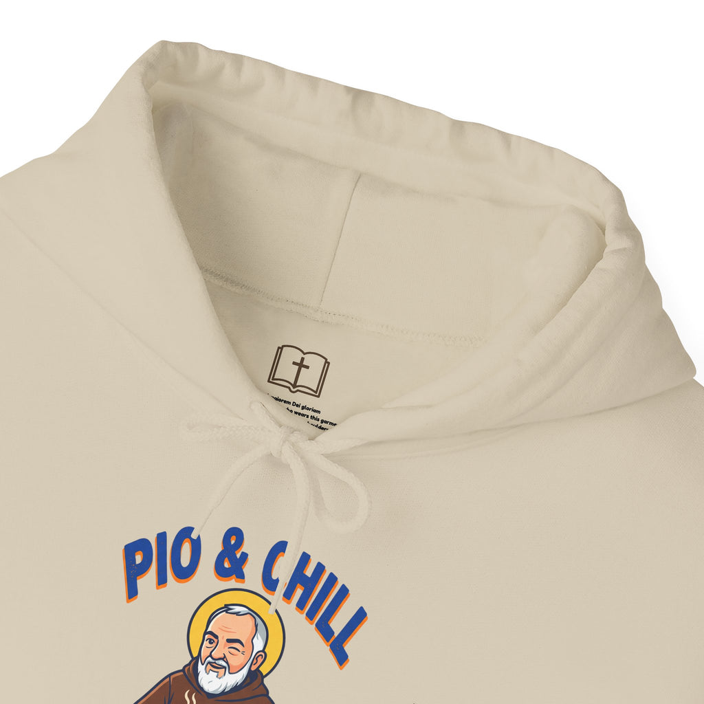 Sudadera católica Pio &amp; Chill Padre Pío | Ropa espiritual y cómoda