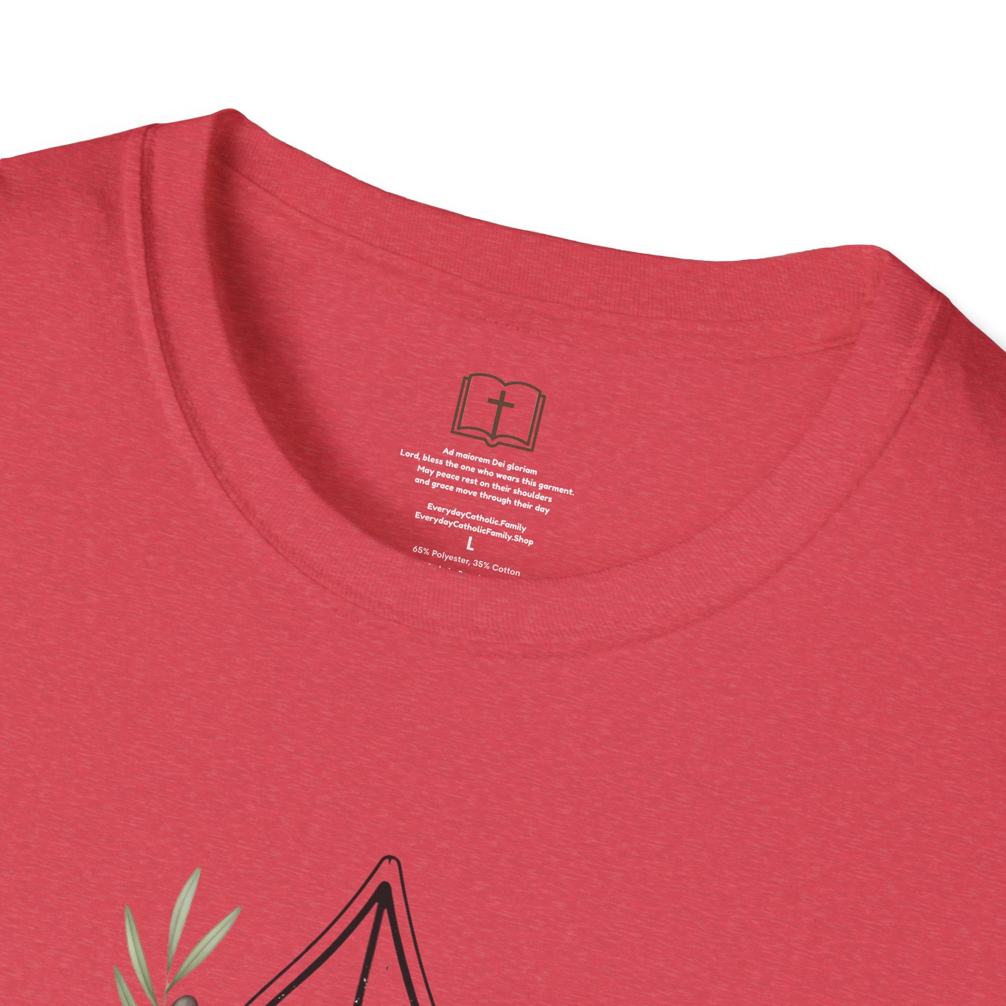 Camiseta floral de flor de lis de Faith &amp; Family Home