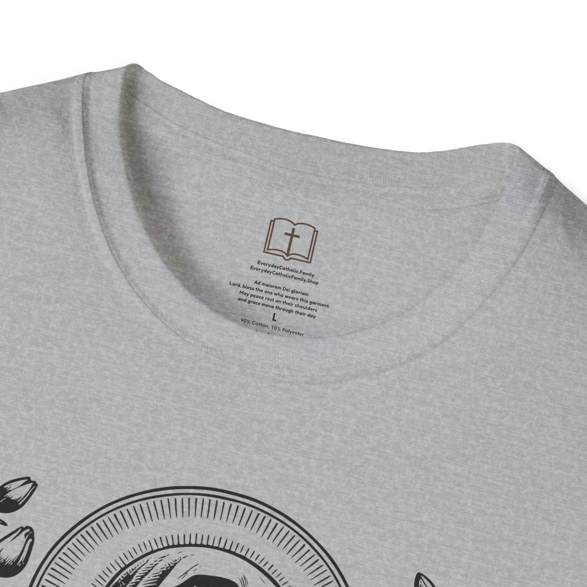 Virgen María Floral | Camiseta Femenina | Diseño Artístico Mariano